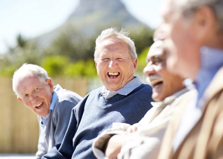 Gruppe gut gelaunter älterer Herren © Yuri Arcurs - Fotolia.com Gruppe gut gelaunter älterer Herren