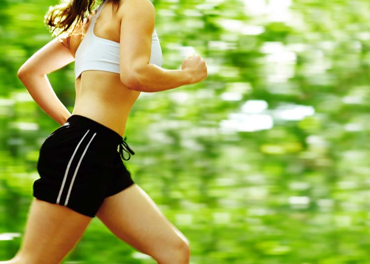Frau beim Joggen © Christopher Nuzzaco - Fotolia.com Frau beim Joggen