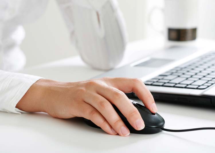 Arbeit am Computer © chagin - Fotolia.com Arbeit am Computer