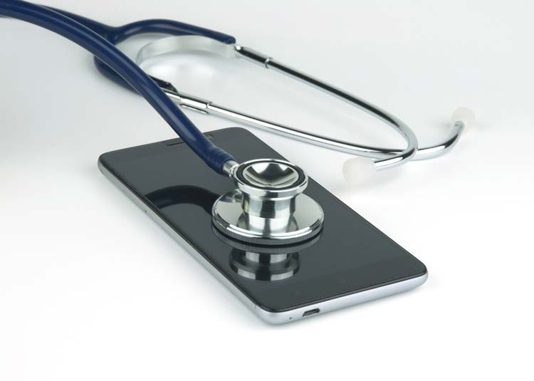 Stethoskop und Smartphone © revers_jr - Fotolia.com Stethoskop und Smartphone